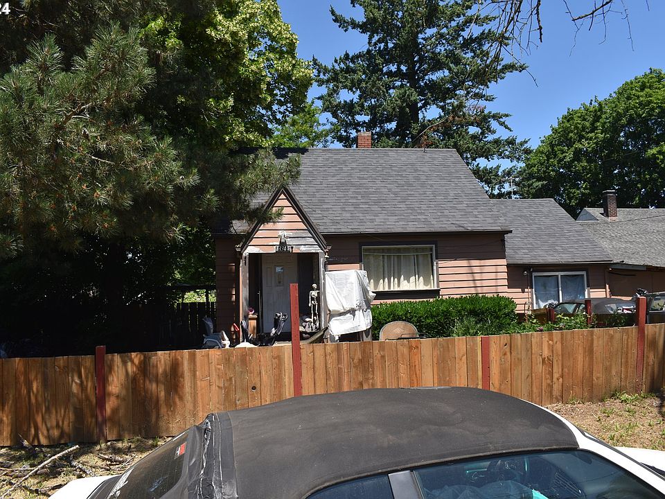 2nd image of 13345 SE Bush St