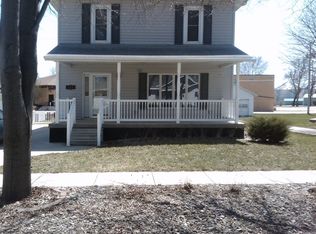 215 E Minnesota Ave, George, IA 51237