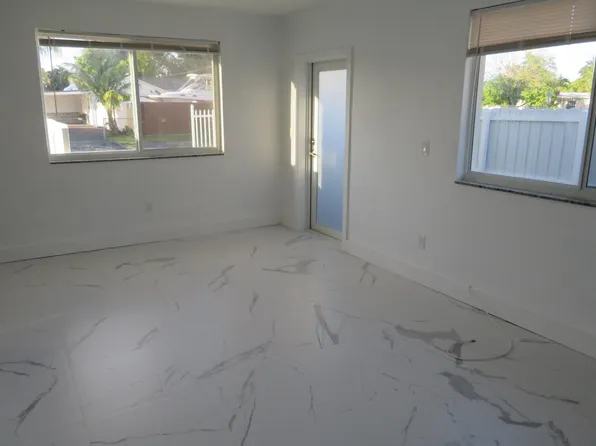 (undisclosed Address), Miami, FL 33144