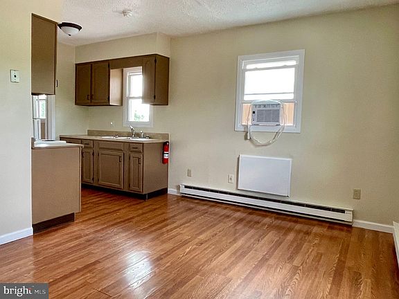 3rd image of 317 Bridge St APT 7