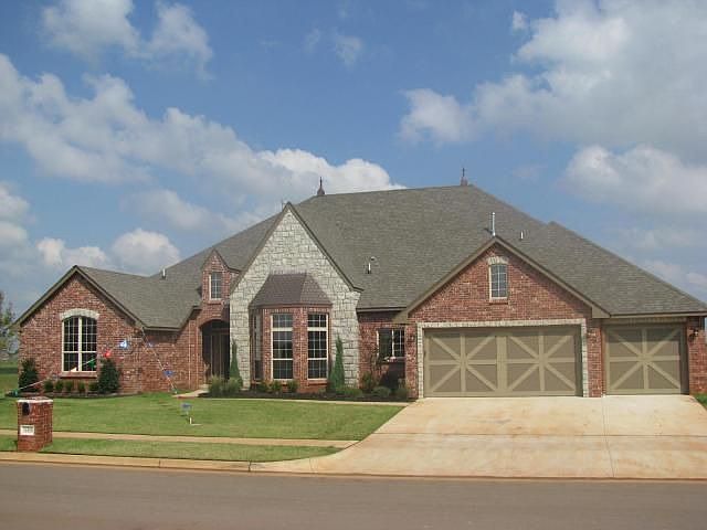 1st image of 14500 Yorkshire Ln