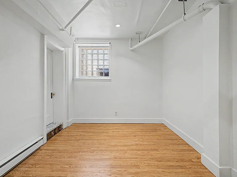 523 E 12th Ave #10 — Photo 13