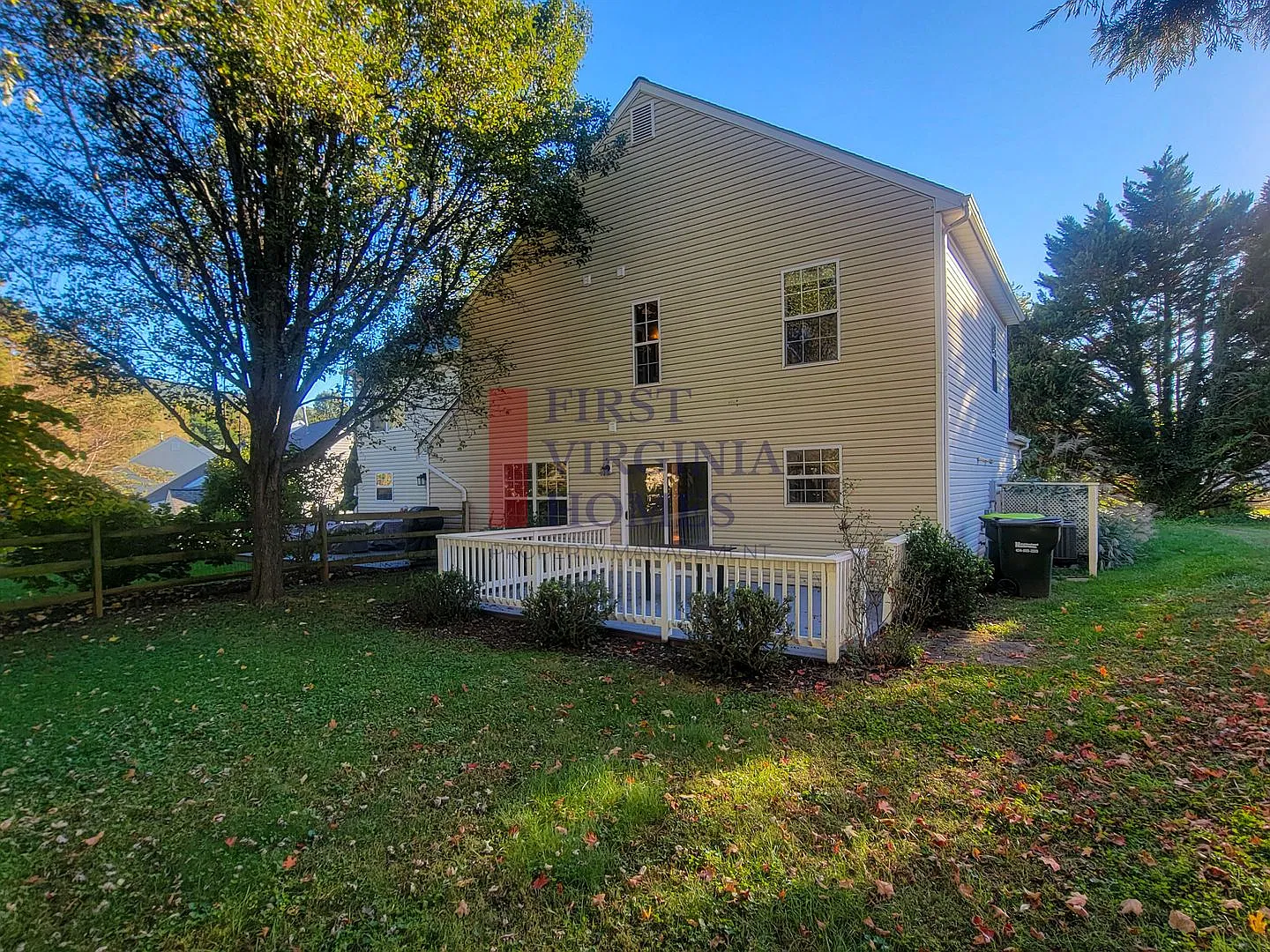 Charming Move-In Ready Home in Lake Reynovia — Photo 2