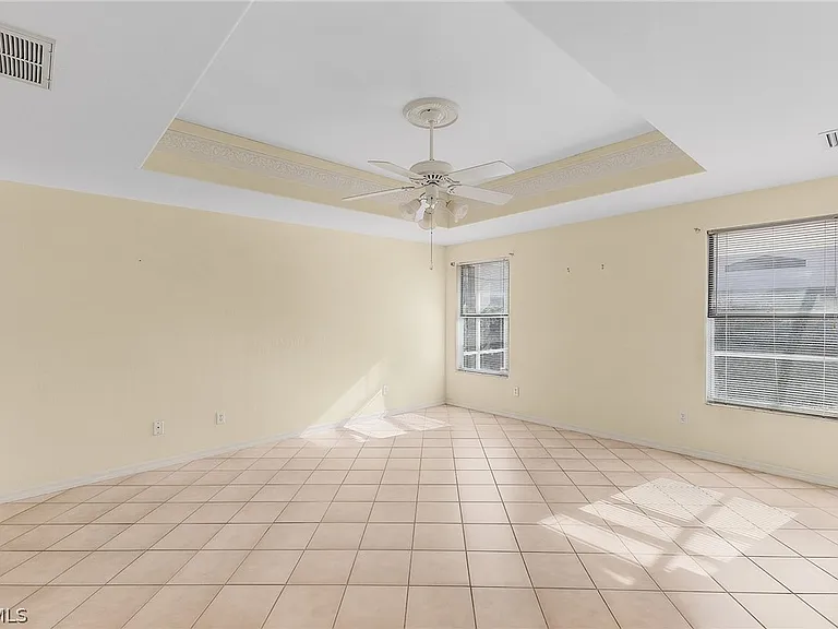 9439 Palm Island Cir — Photo 14