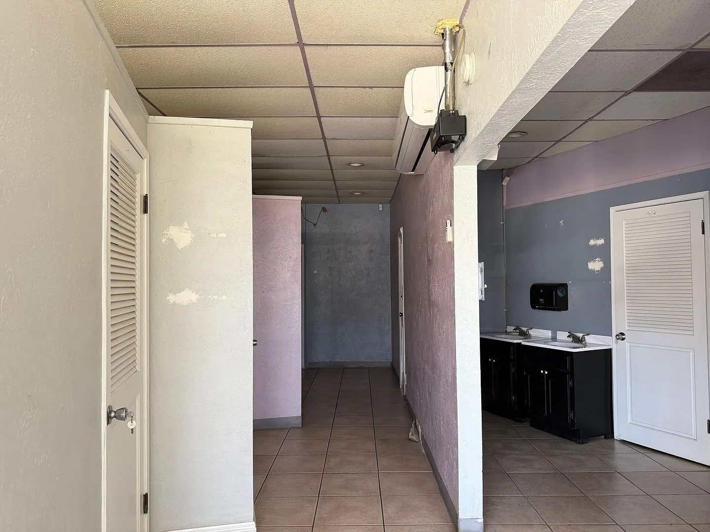 3700 East Broadway — Photo 4
