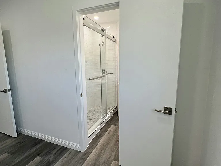 1030 E 2nd St #12 — Photo 18