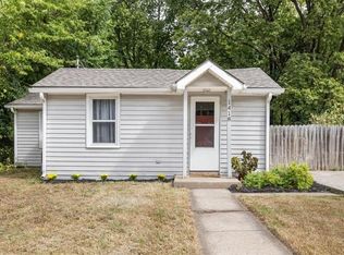 1418 Maple Ln, Lawrence, KS 66044