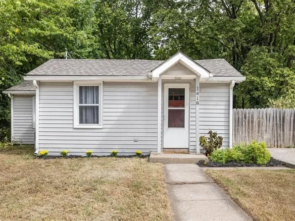 1418 Maple Ln, Lawrence, KS 66044