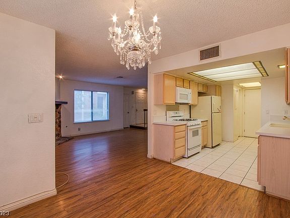 4th image of 2127 Pine Breeze Ln #2127