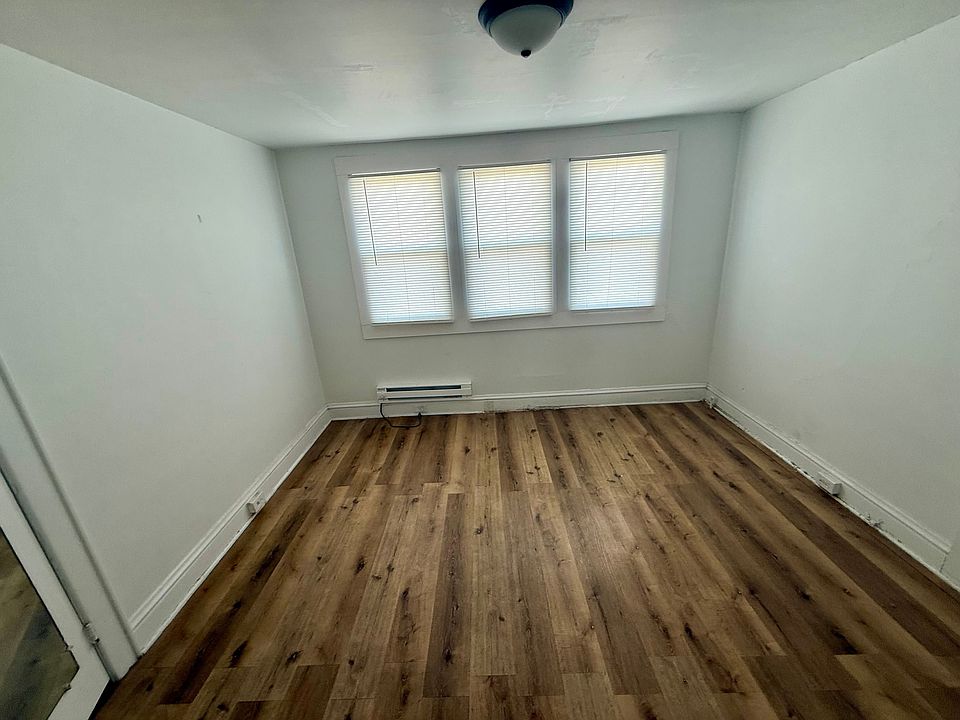 1st image of 411 Cabell Ct