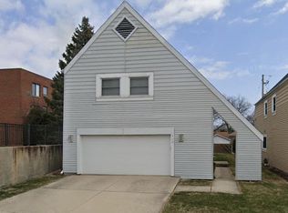 802 S 92nd St, West Allis, WI 53214
