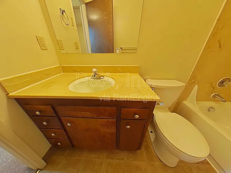 803 SW 8th St #7 — Photo 11