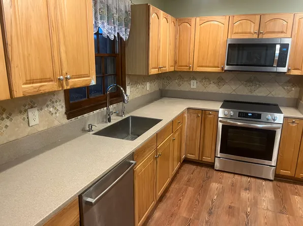 1061 Wolfskin Rd, Arnoldsville, GA 30619