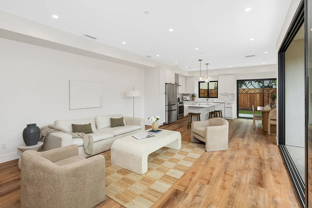 3 bed, 2.5 bath, 1868 sqft, $5,000 — Photo 4