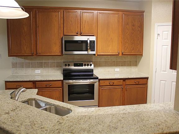 4th image of 7135 Saint Augustine Dr