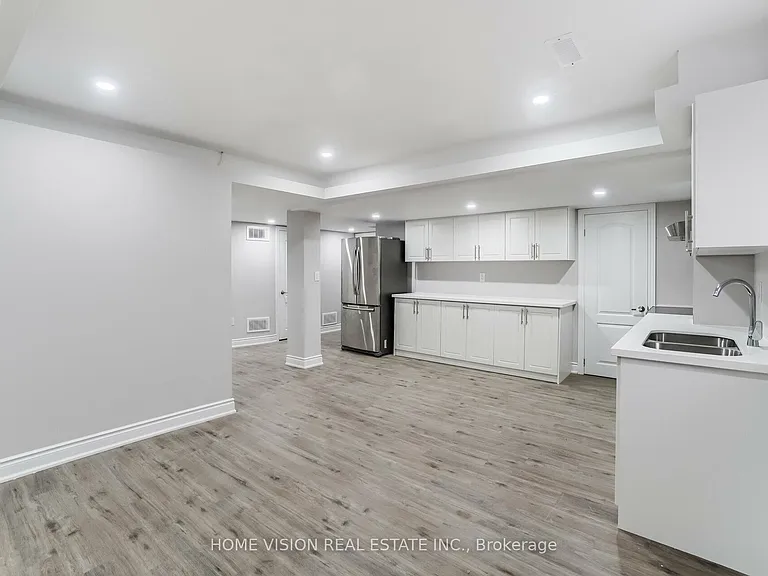 35 Little Britain Cres #BASEMENT — Photo 12