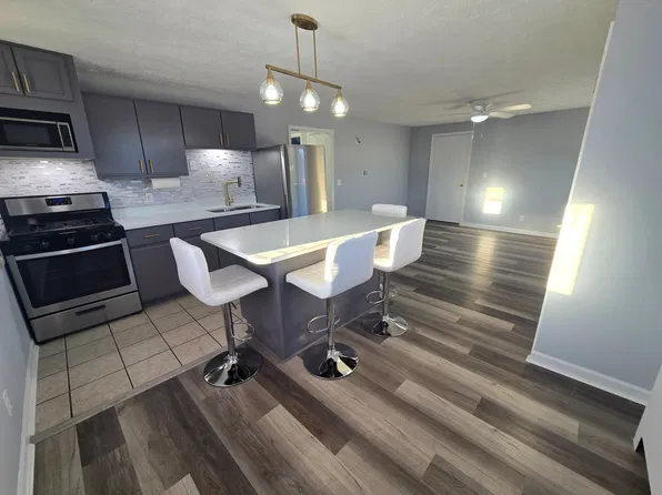 3022 S Cedar St Unit 3, Lansing, MI 48910