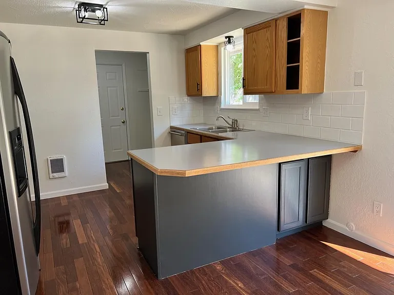 394 S Harlan Pl — Photo 9