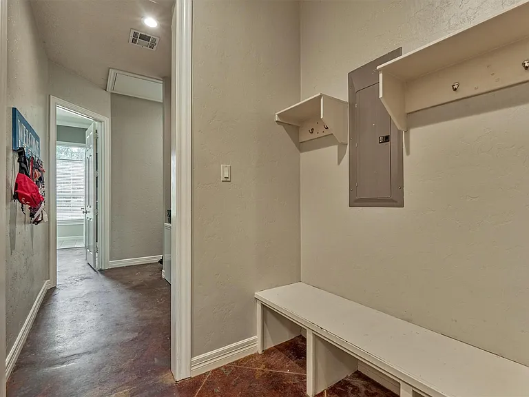 9102 Marshall Ct — Photo 43