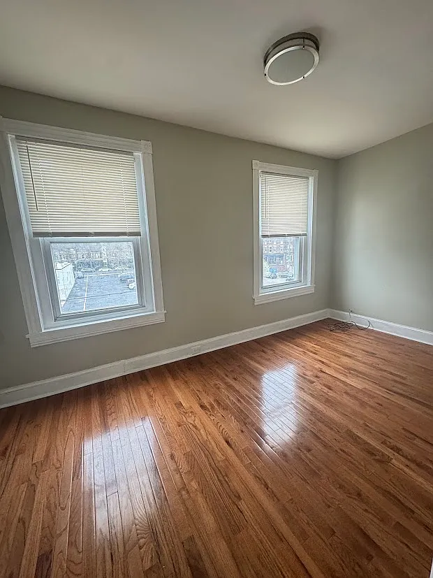 Building Photo - 4325 Samson St #3