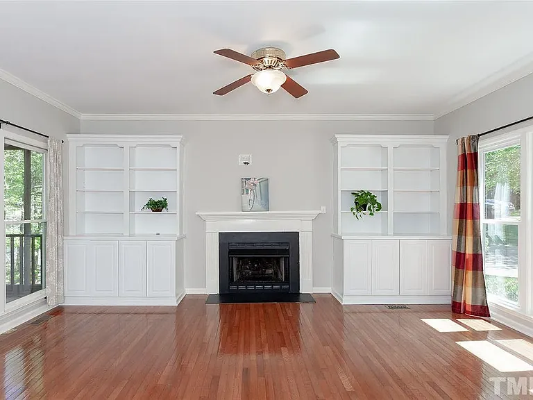107 Thensia Ct — Photo 4