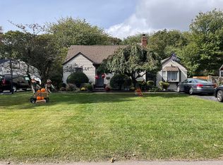 66 Gladstone Ave, West Islip, NY 11795