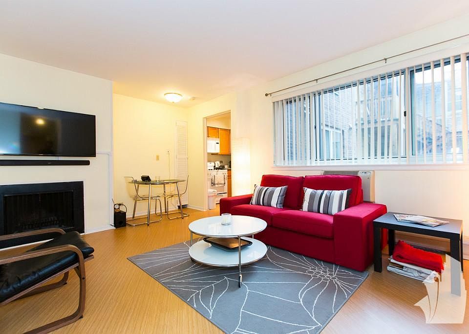 1st image of 644 W Arlington Pl #3JC