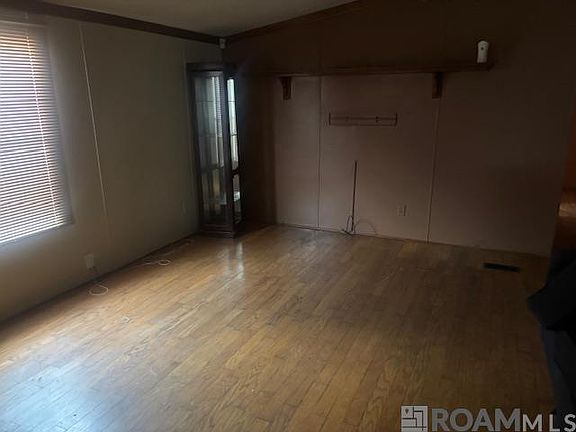 4th image of 612 Saint Jude St