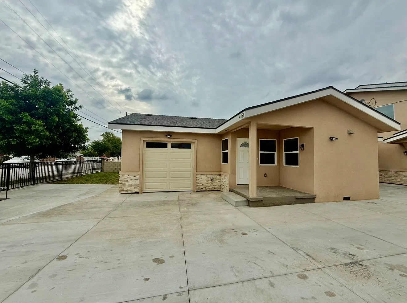 4 bed, 1258 sqft, $3,400 — Photo 1