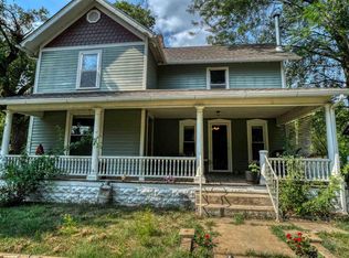 220 W 2nd St, Halstead, KS 67056