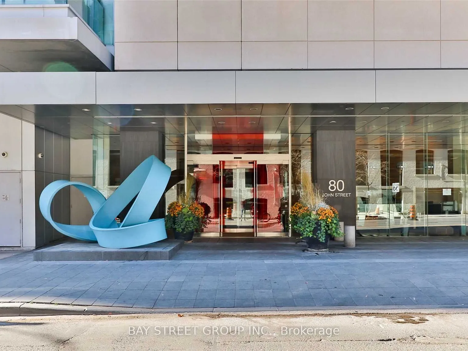 3 bed, $6,995 — Photo 2