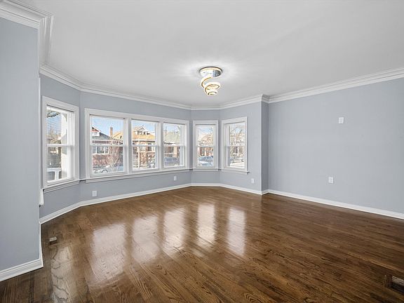 2nd image of 6621 S California Ave