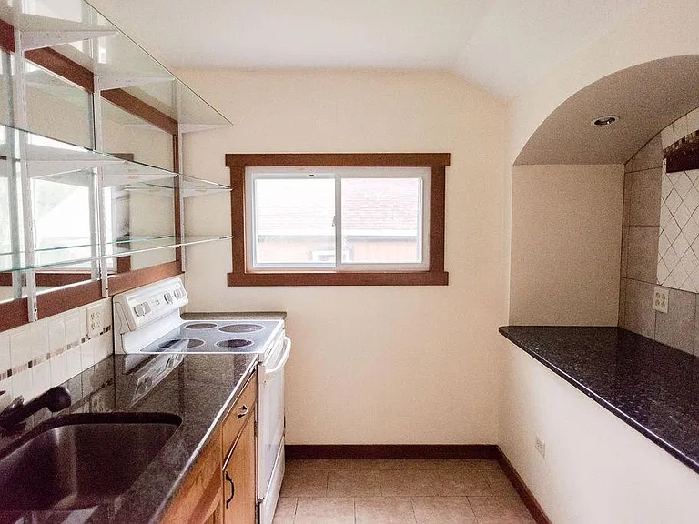 28W711 Ray St — Photo 19