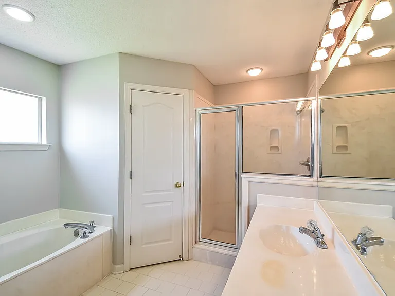9760 Riggin Dr — Photo 9