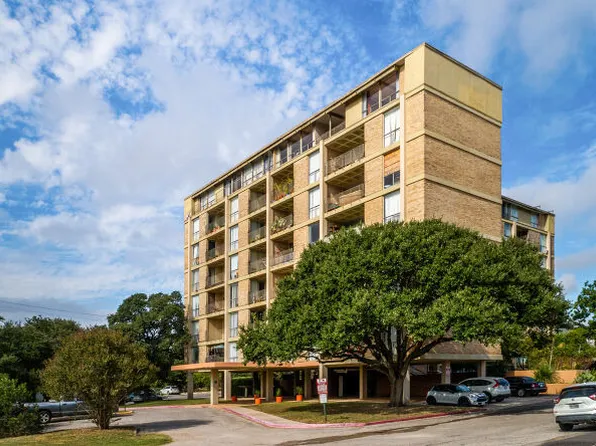 Four Oaks Apartments