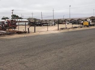 611 SW 2nd St, Seminole, TX 79360