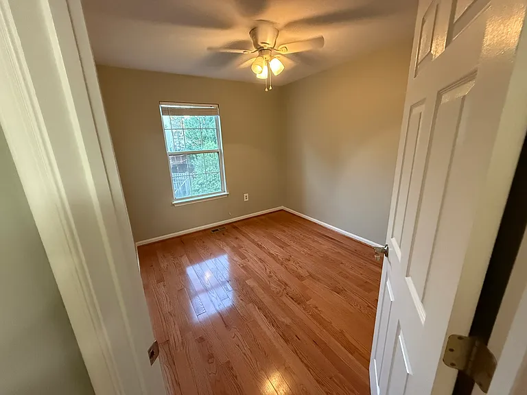 2427 Clover Field Cir — Photo 28
