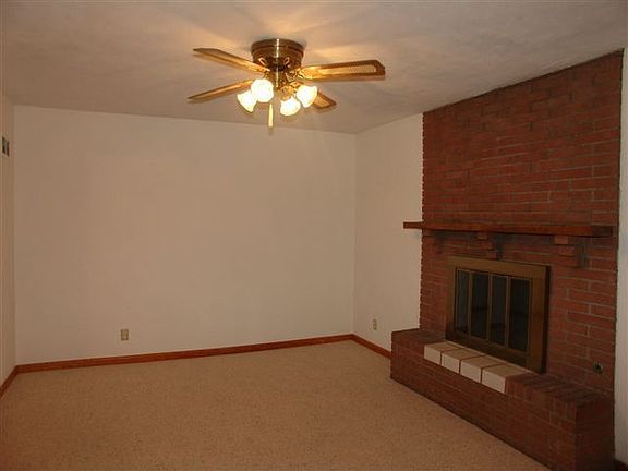 3rd image of 1408 N Broadway St