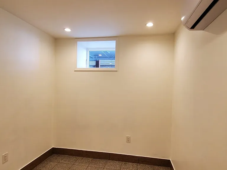 377 Danforth Ave #9E — Photo 3