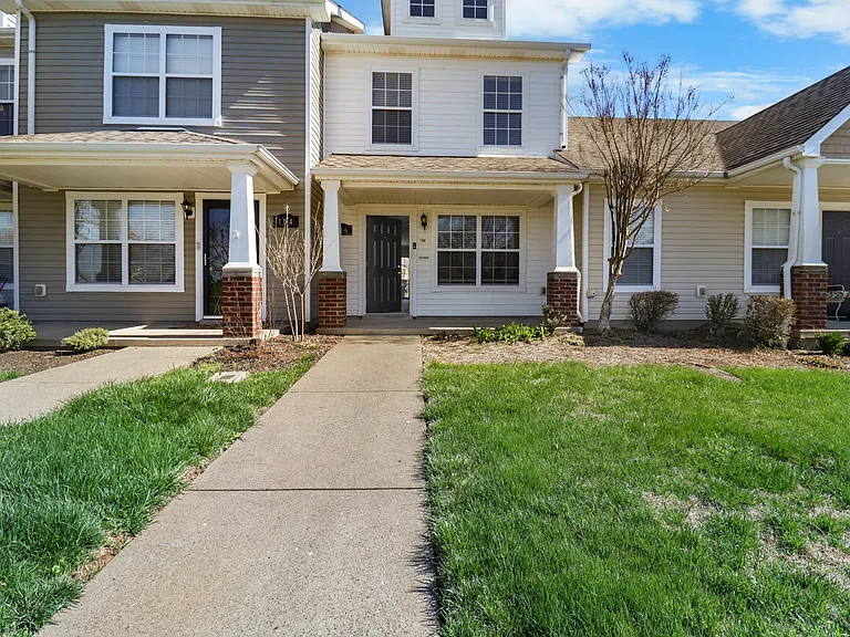 106 Alexander Blvd — Photo 2