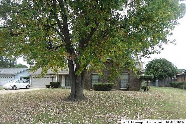 2nd image of 782 Farmington Dr N