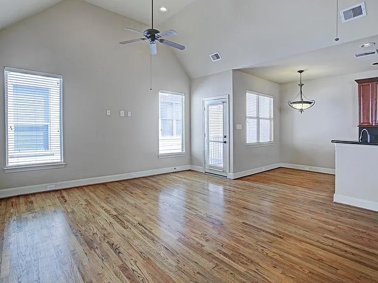322 Cage St — Photo 9