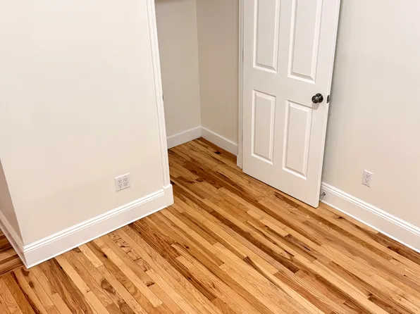 56 Huron Street image 16 of 21