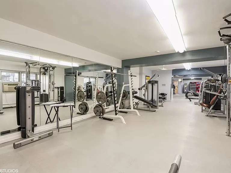 4970 N Marine Dr #1023 — Photo 10