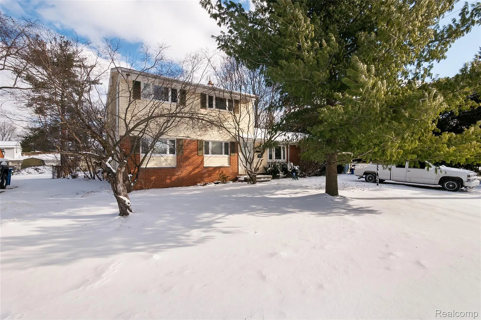 3520 Warringham Ave photo 1