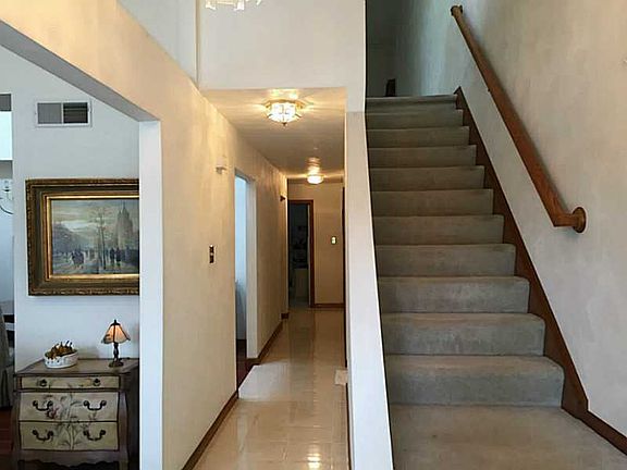 3rd image of 702 Casa Vita Dr
