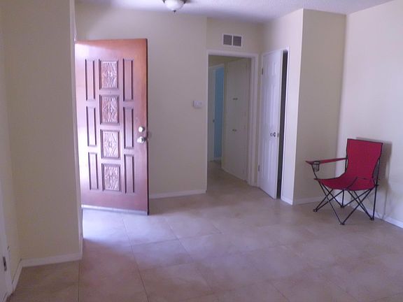 5th image of 317 S Loma Linda Dr