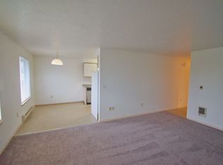 125 E Elmore St APT 2, Lebanon, OR 97355