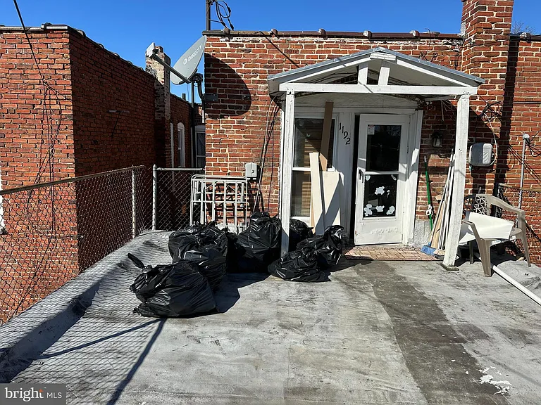 1192 Yorkship Sq — Photo 26