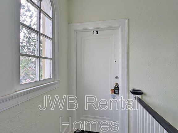 5th image of 1504 McDuff Ave S APT 9
